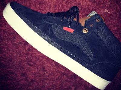 Primitive x Vans OTW 合作款