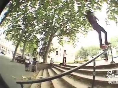 轰炸扶手！ Handrail free-for-all in Lyon 