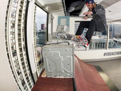红牛Red Bull Daily Grind-滑板入侵办公室最终预告