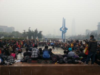 济南泉城广场滑板——挑战极限，享受风掠脸颊的快感