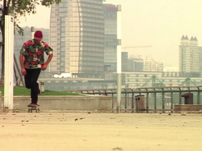 《Something Sinister》-Lucas Puig & Stephen Khou