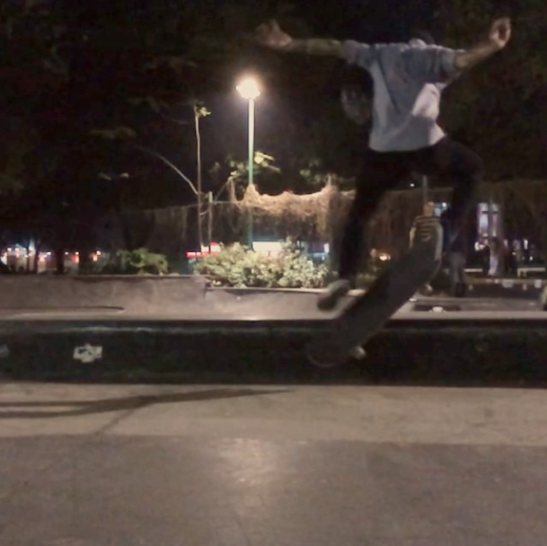 深圳蛇口滑板场 李祉兴 Fakie kick 50 50