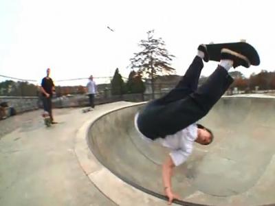 Bru-Ray:滑翻Grant的后院碗池& Mountain板场 