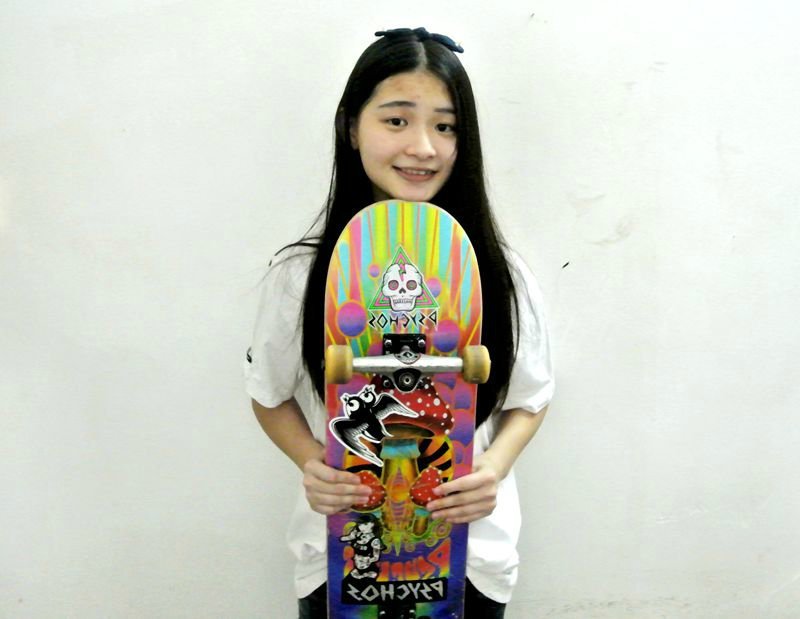板女 女滑手 Psychos 滑板 Skate 深圳滑板
