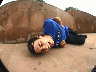 BFFS幕后镜头系列：伤痕累累的Cale Nuske