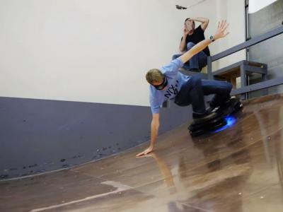 滑板教父Tony Hawk亲自测试世界首款飞天滑板Hendo hoverboard