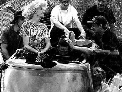 满载疯狂与刺激-Birdhouse “Midwest Tour“滑板视频