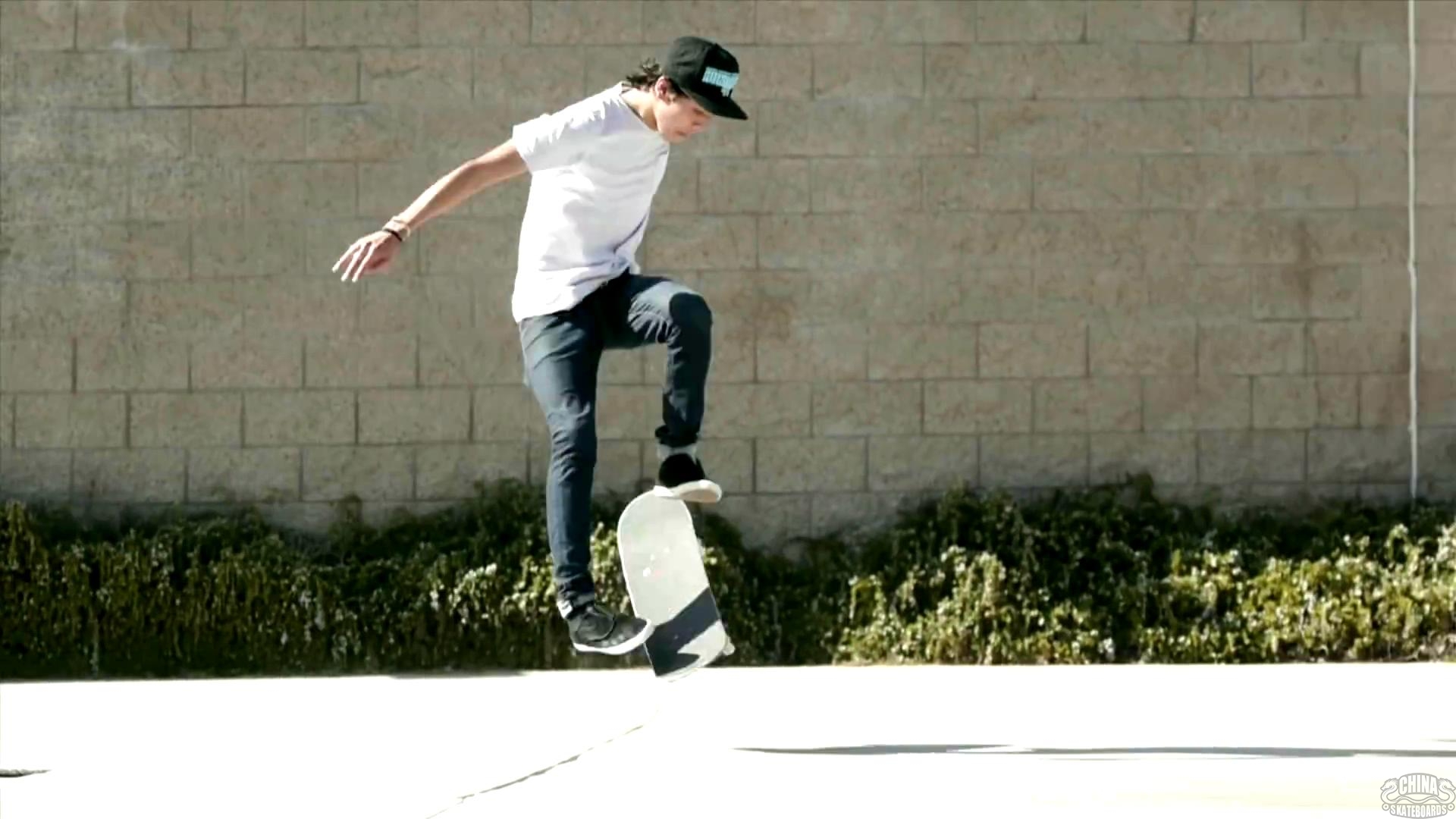 滑板 动作 教学 Spencer Nuzzi Switch Big Spins 