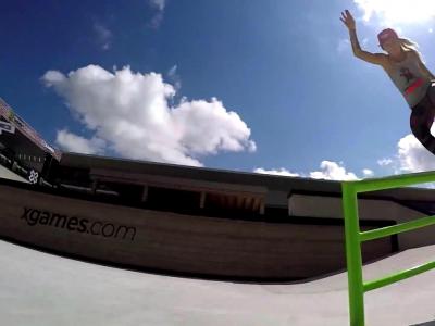 女神Leticia Bufoni & Curren Caples 为大家展示X Games Austin 2015道具