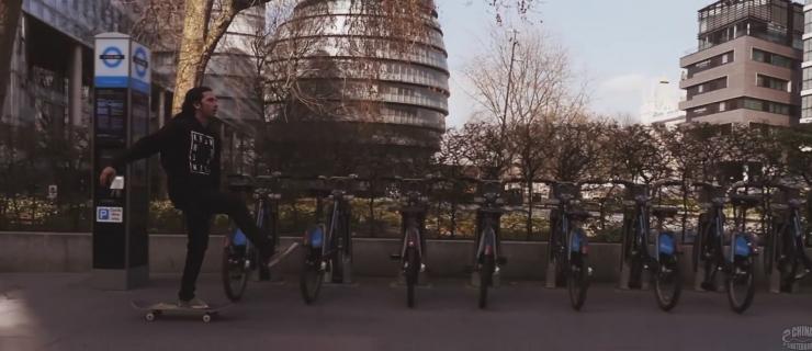 KR3W合作艺术家系列视频最新一期呈现伦敦艺术家BB Bastidas