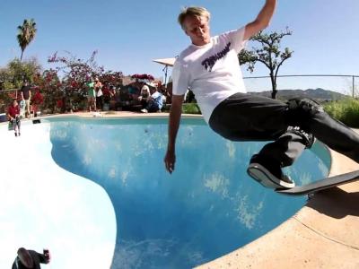 传奇滑手Tony Hawk & Lance Mountain 的后院碗池短片