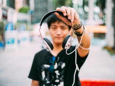 【NewYe周三】性有价，Skullcandy全新耳机Grind谦诚初秀放大招