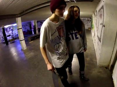 七夕佳节大虐狗：与女朋友一起滑板的正确方式