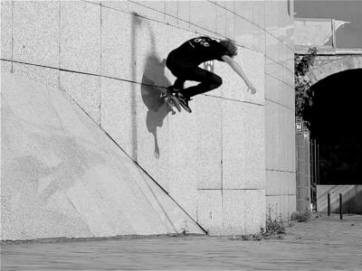 奥地利红牛：法国摄影师Julien Dellion 镜头下的滑板