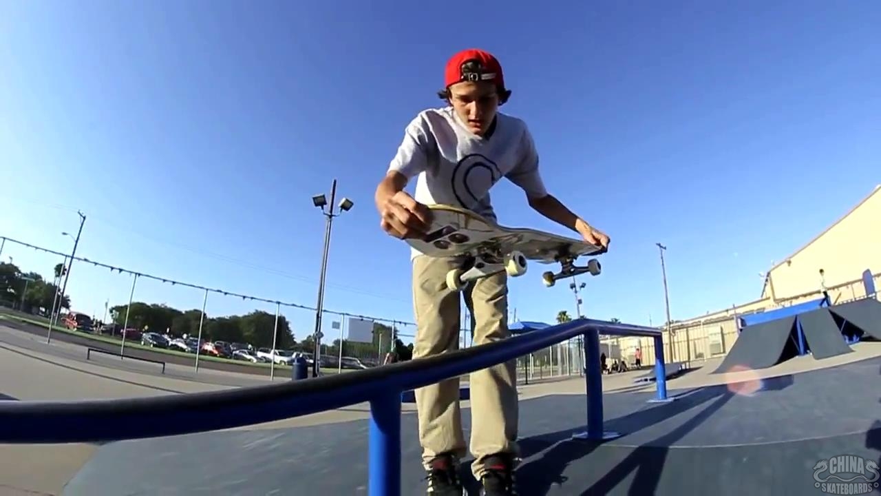 动作 滑板 教学 Backside Smith Brandon Moore 