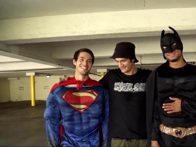 电击Game of S.K.A.T.E,超级英雄蜘蛛侠 VS 蝙蝠侠