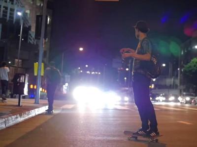 三五成群，夜滑洛杉矶市中心