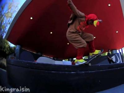 感恩节特别剪辑：一只会滑板的大火鸡