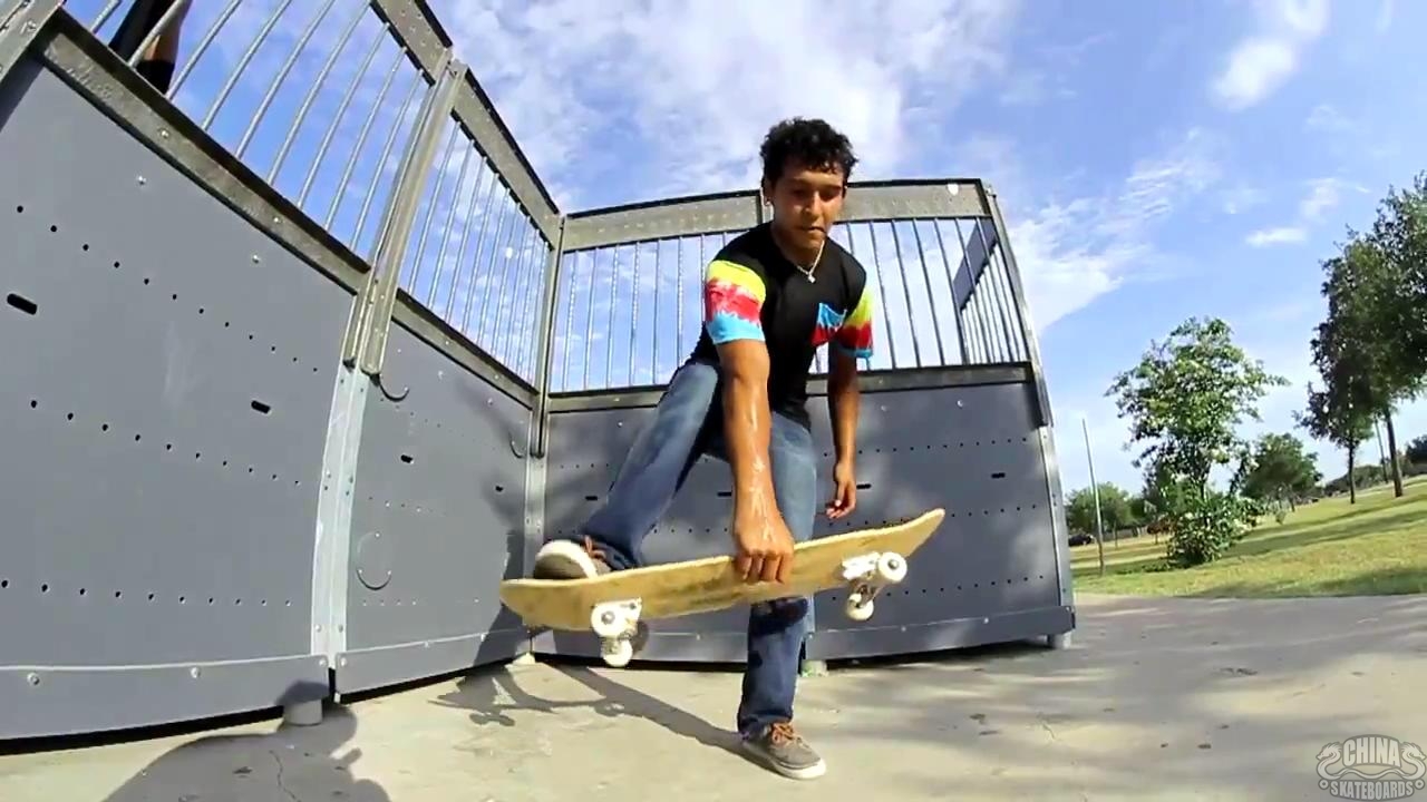  动作 滑板 教学 Boneless 360  Robby DeLeon