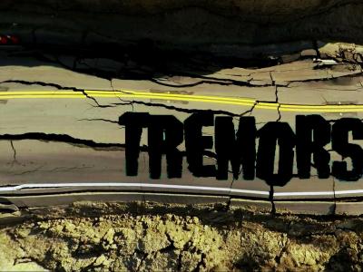 圣塔克拉利塔山体滑坡，破碎的高速公路瞬间化身天然板场