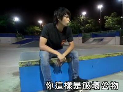 香港康文署奇葩行为：板场涂刷防滑漆，易卡板桥坑滑手！
