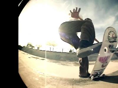 滑板品牌「Sometimes 」：JohnRob Moore 最新片段