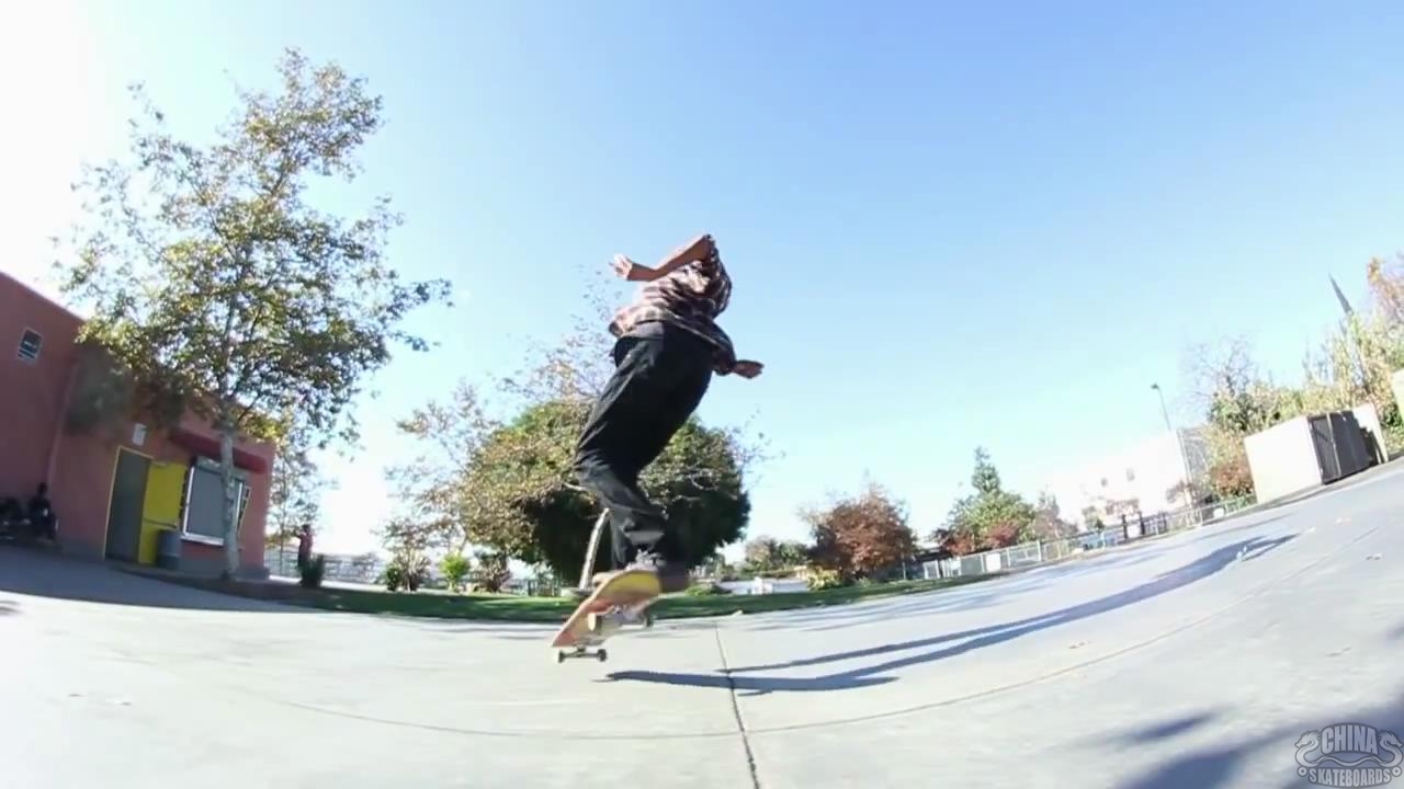 滑板动作教学backside360kickflip