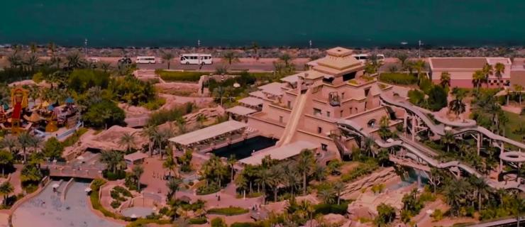 奥地利红牛：土豪迪拜，水上乐园抽干变板场