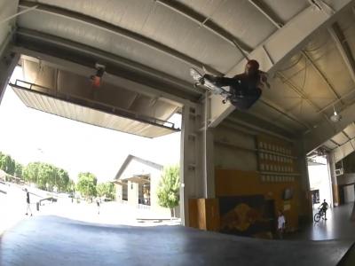 女神Letícia Bufoni-Woodward West板场练习片段发布