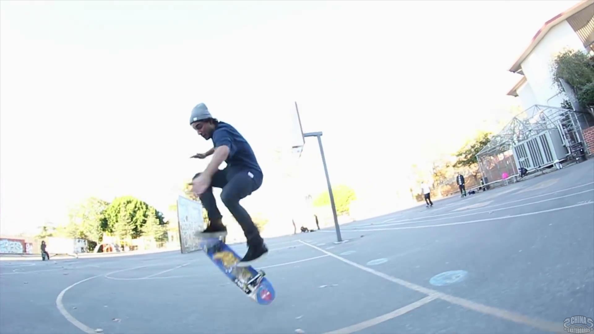 滑板 动作 教学 Switch Big Hardflip