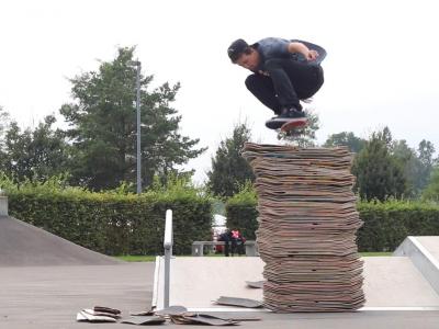 Jonny Giger| 是男人就飞跃100片滑板！