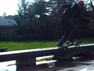 周末好片大放送！Chris Chann超唯美雨中滑板慢动作影片