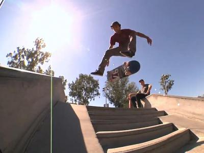 Blind Damn剪辑：TJ Rogers滑在科斯塔梅萨Volcom滑板场