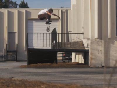 轴承品牌Bronson滑板队首次Tour影片「Shotgunnin' through the South」