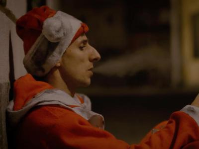 圣诞节圆满结束，圣诞老人与助手特别滑板剪辑