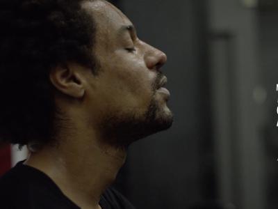 从十字韧带断裂中康复的Bastien Salabanzi，重新站回滑板之上！