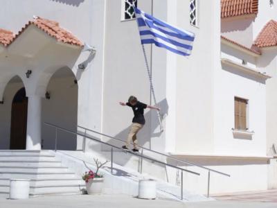 奥地利红牛：地中海的滑板圣地，希腊克里特群岛