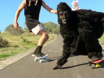 Penny小鱼板新品宣传片-: The Good Times Roll On