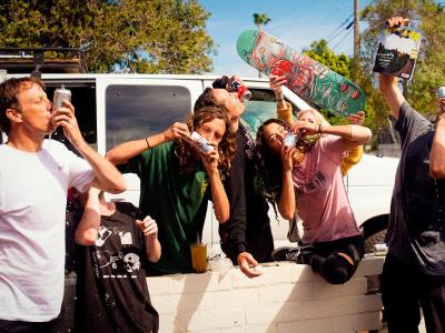 女神Lizzie Armanto正式晋升为Birdhouse职业滑手！！！