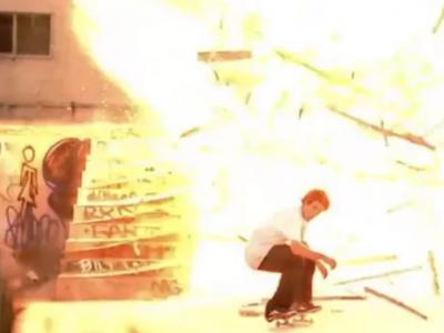 庆祝美国独立日：火上爆炸滑板！