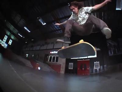 Berrics「招式百科」—Jamie Tancowny示范Half-cab Kickflip