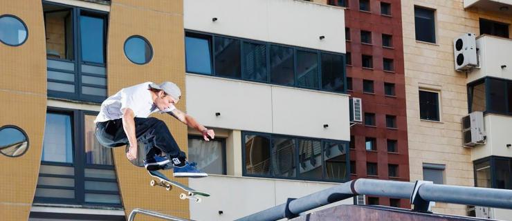 奥地利红牛：探索巴尔干半岛上的滑板地形！