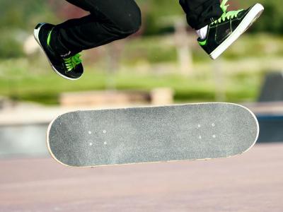 国庆好片：2017最强滑板平地动作合辑，都是一群非人类！