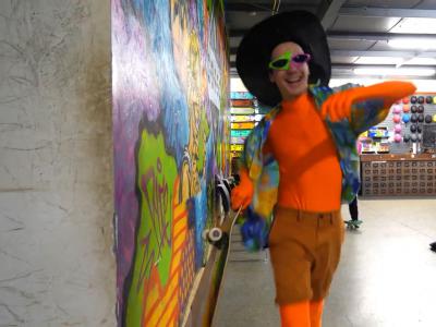 小骚哥Roy Purdy又来啦，舞动的万圣节滑板！