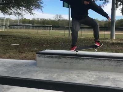 超实用滑板教学：如何快速学会背身50-50