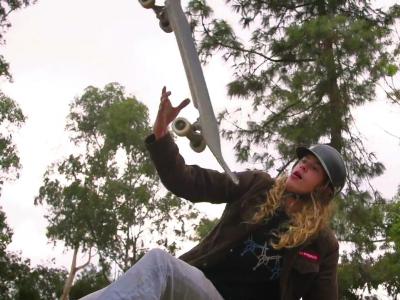 唯美滑板慢动作影片-Andy Anderson展示独特的V-Plant组合动作