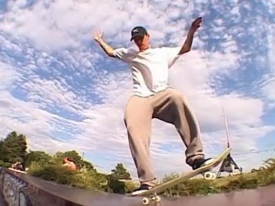 Roman Lisivka 在斯大林广场的VX滑板片段剪辑|Primitive