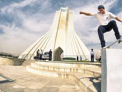 和奥地利红牛一起发现伊朗滑板好地形！