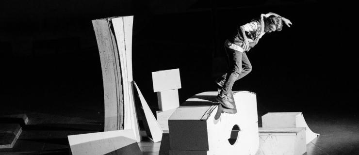 Berrics十周年特辑：滑手们在十个特殊道具上的粗剪辑