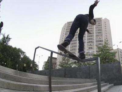 摄像师Chris Mulhern：Adidas滑板队历年精选素材再剪辑片段！